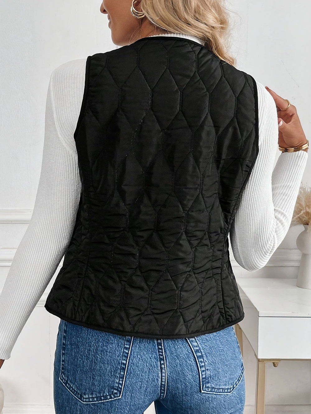 Sloane reversible quilted gilet with sherpa lining – image 2