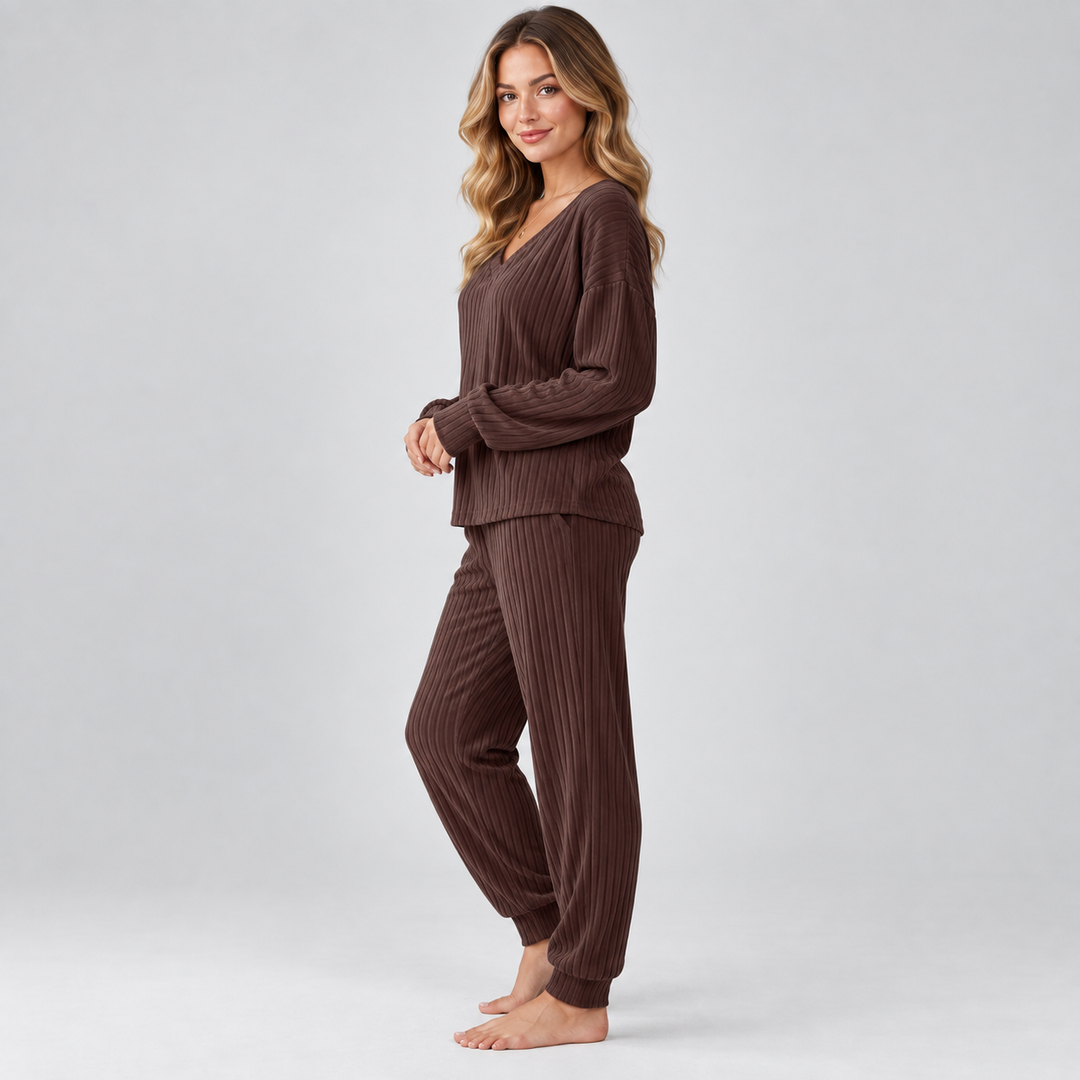 Carlotta v neck knit lounge set – image 3