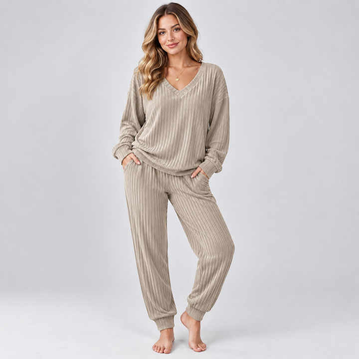 Carlotta v neck knit lounge set – image 8