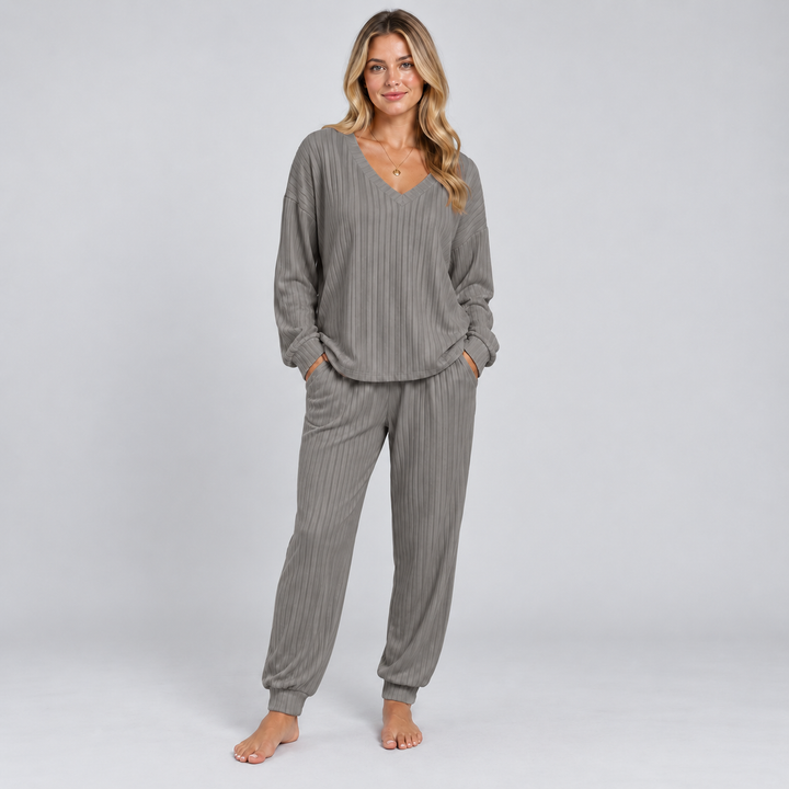 Carlotta v neck knit lounge set – image 11