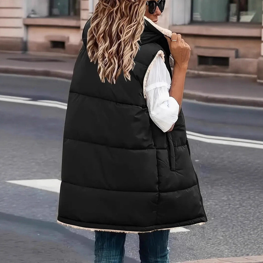 Flor teddy lined hooded quilted gilet – image 2