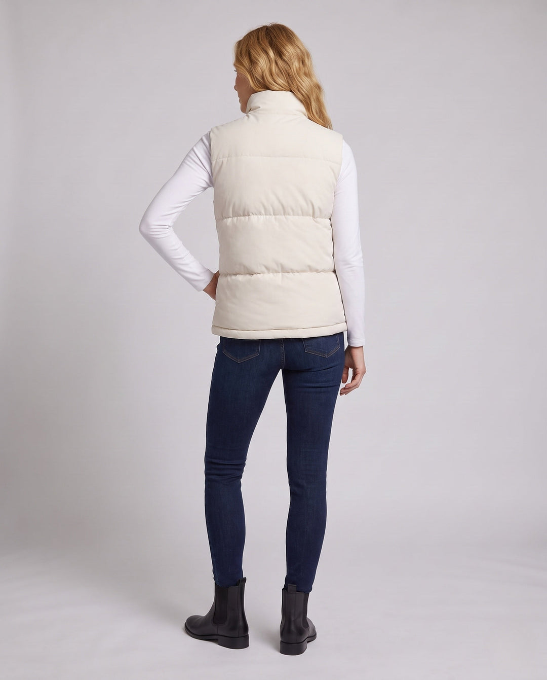 Alfrida sleeveless quilted gilet with high stand collar – image 4