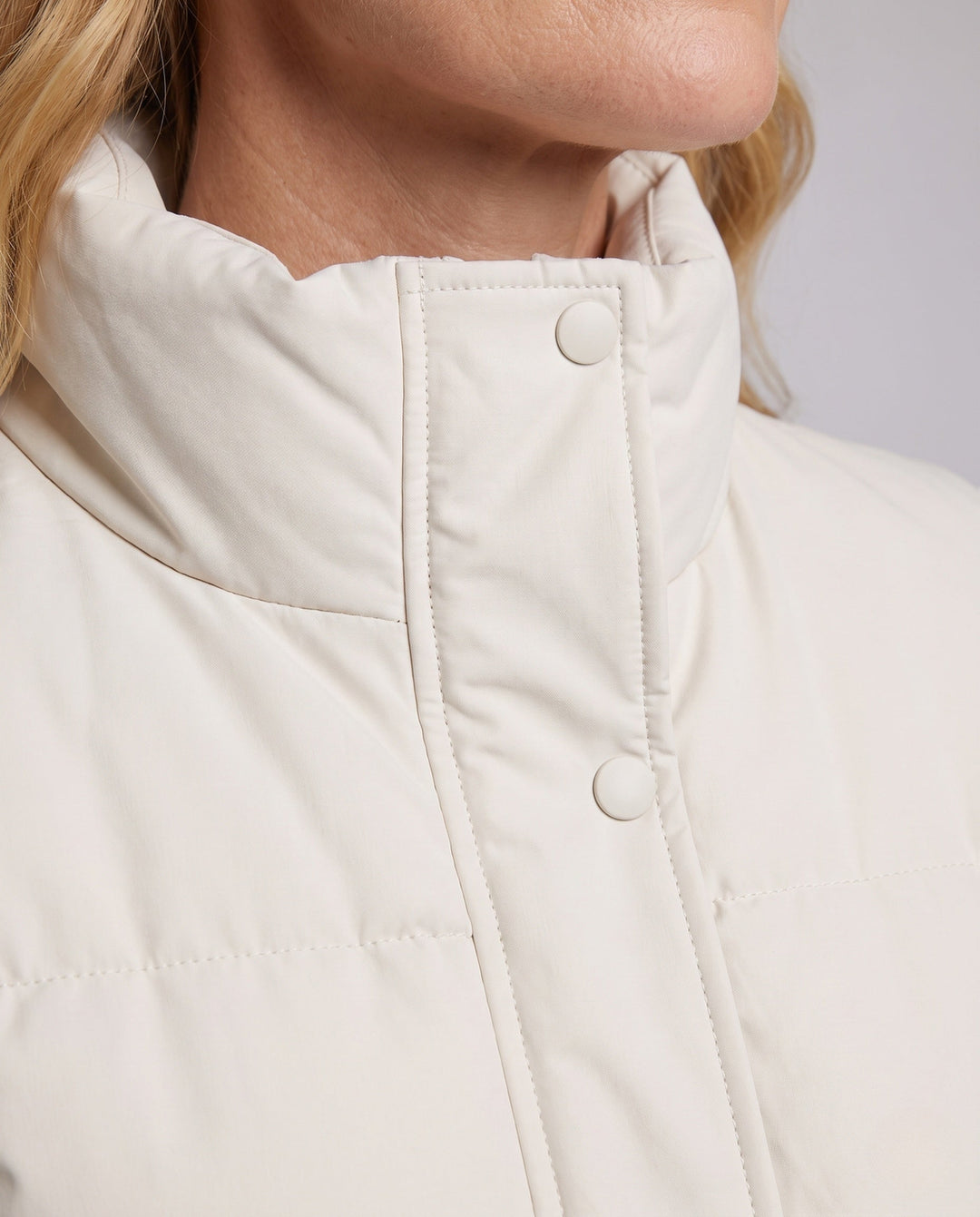 Alfrida sleeveless quilted gilet with high stand collar – image 3