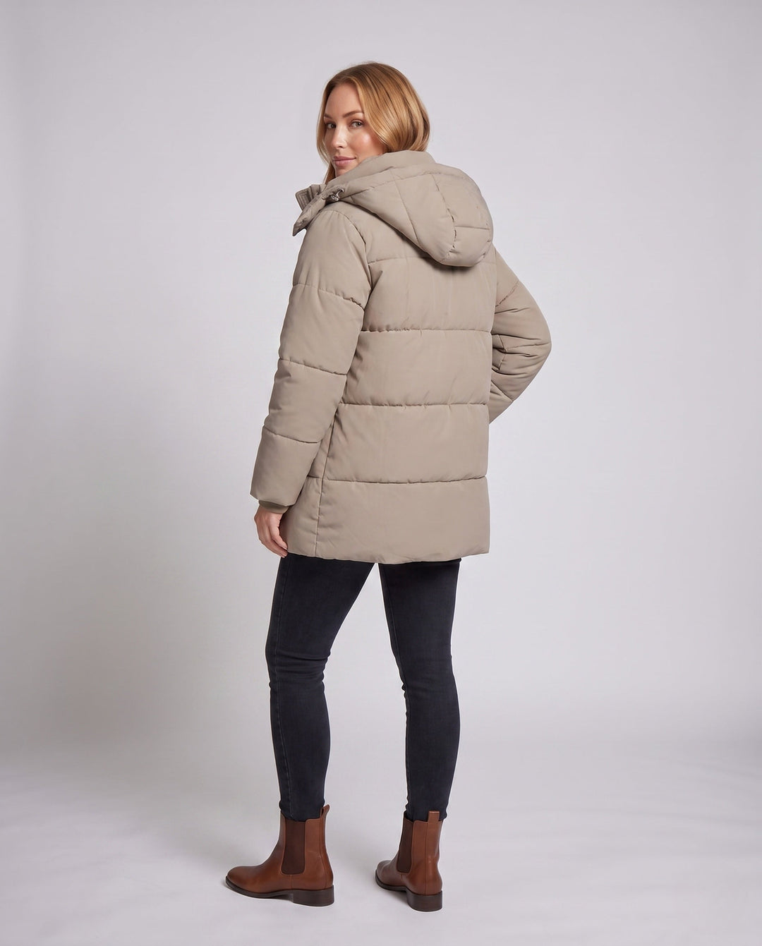 Capucine oversized hooded quilted coat with drawstring hem – image 4