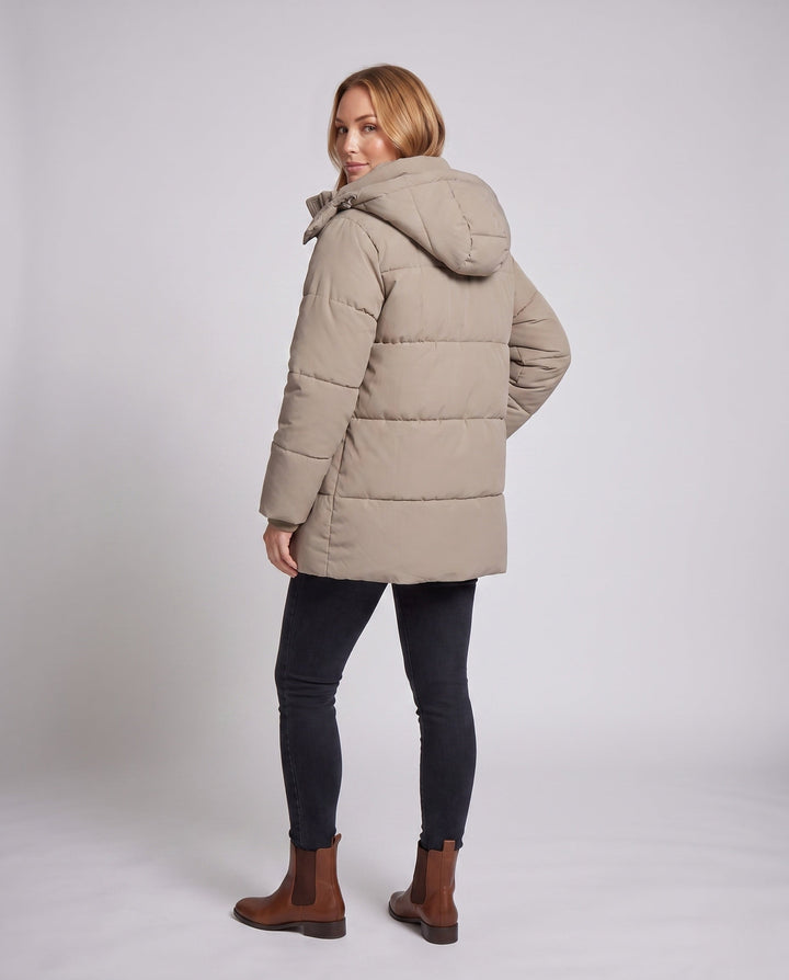 Capucine oversized hooded quilted coat with drawstring hem – image 4