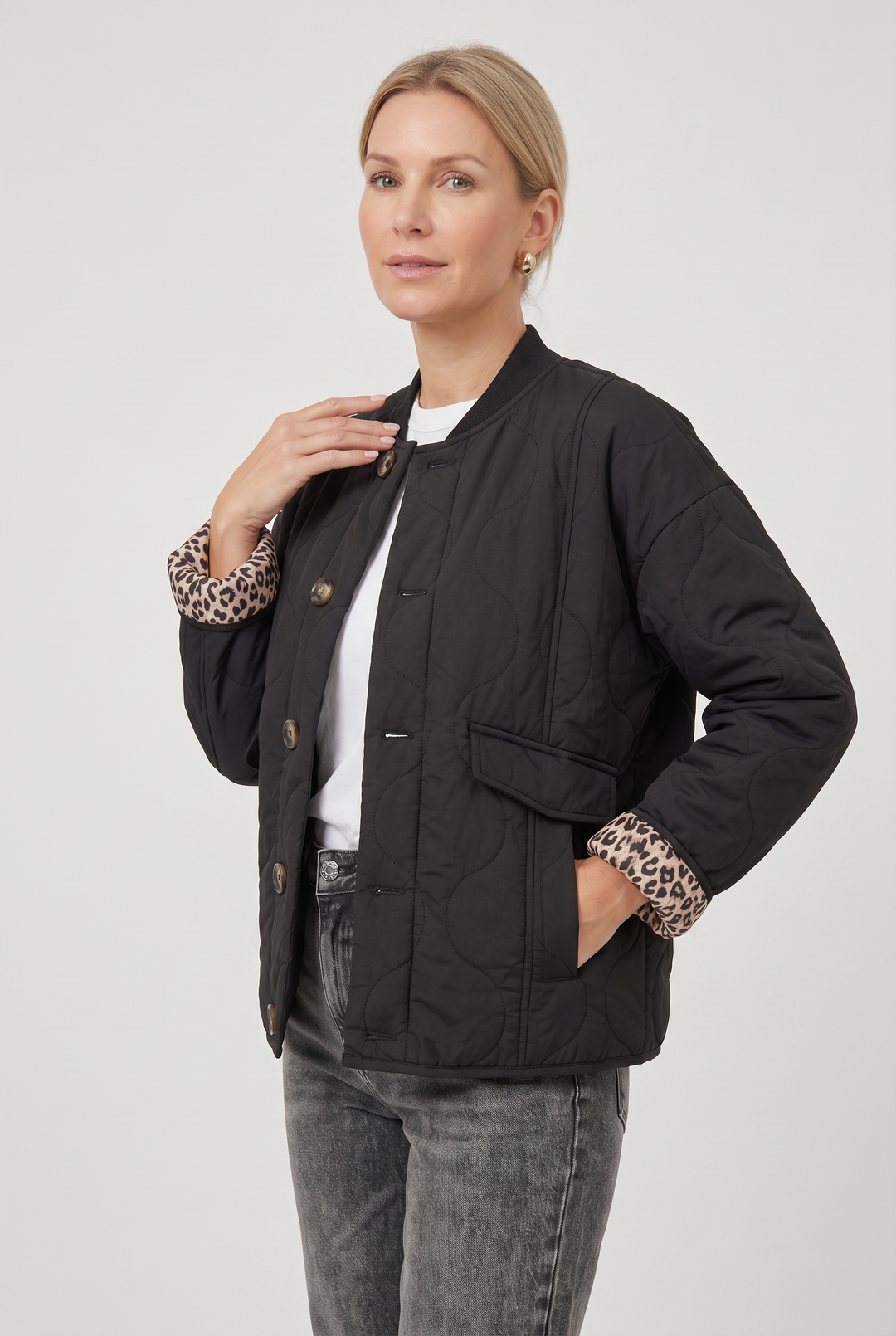 Francesca button down quilted coat with print lining – image 5