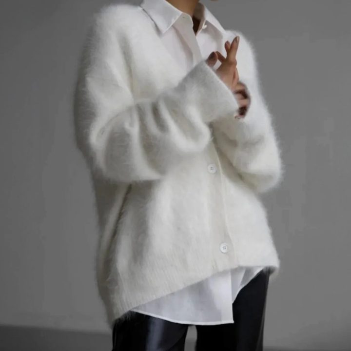 Alicia fluffy knit cardigan in white